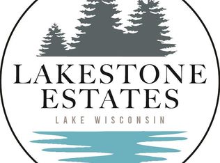 14 Lakestone Trl, Merrimac, WI 53561
