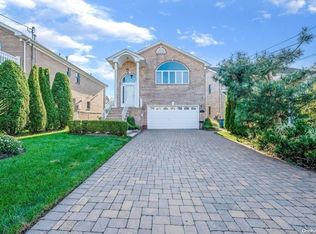 15064 Powells Cove Blvd, Whitestone, NY 11357