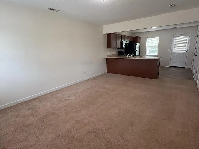 207 Lanieve Ct #10 — Photo 2