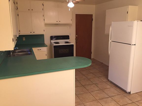 4th image of 206 N Elk St