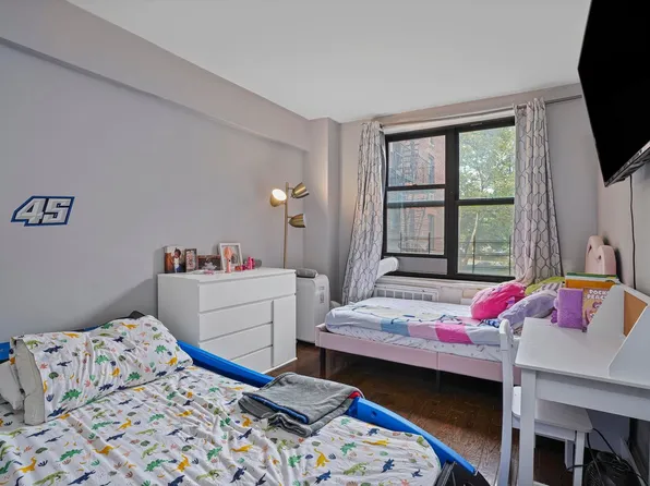 1200 East 53rd Street image 8 of 10