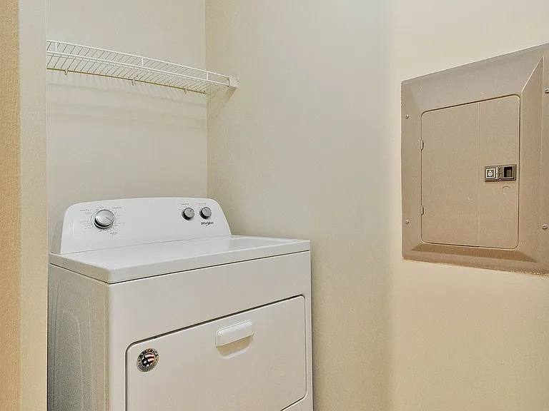 Pendleton Park Apartments — Photo 35