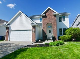 5126 Walnut Ridge Dr, Des Moines, IA 50317