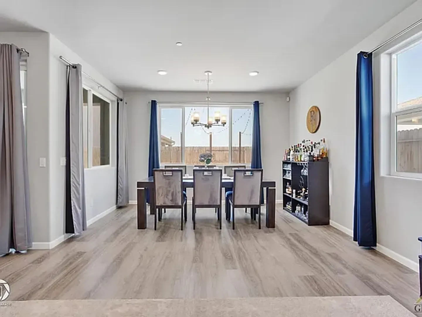 3 bed, 2.0 bath, 2009 sqft, $3,000 — Photo 4