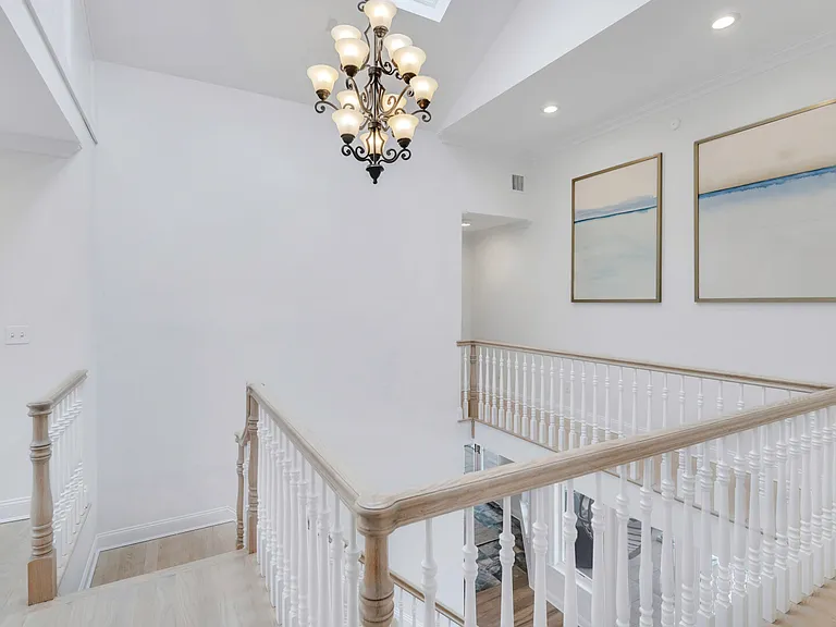 51 Cliff Rd — Photo 32