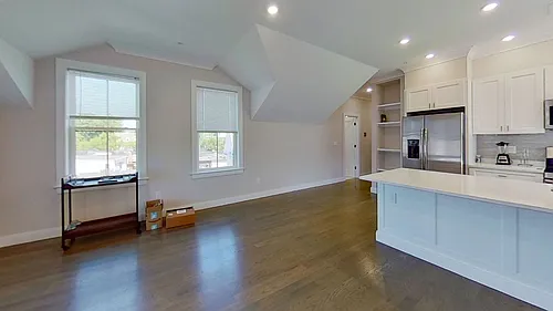 80 Linden St #4 Photo 1