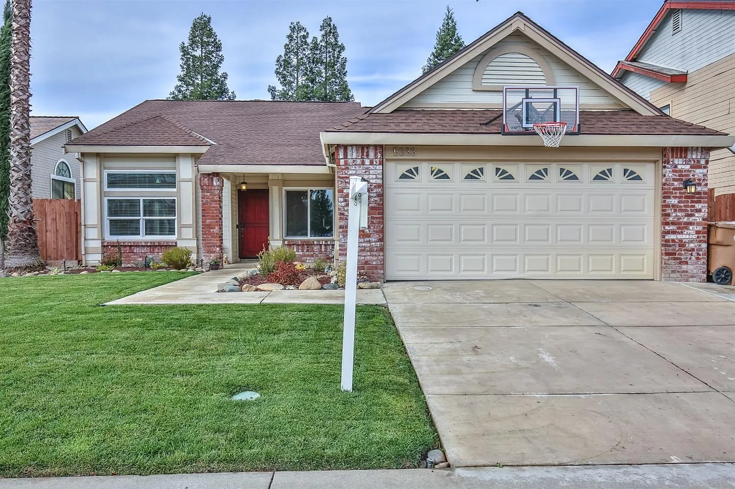 5333 Spring Creek Way photo 1