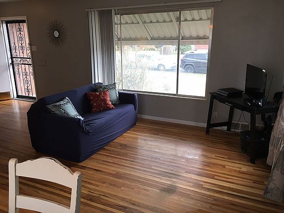 5th image of 361 E Truman Ave