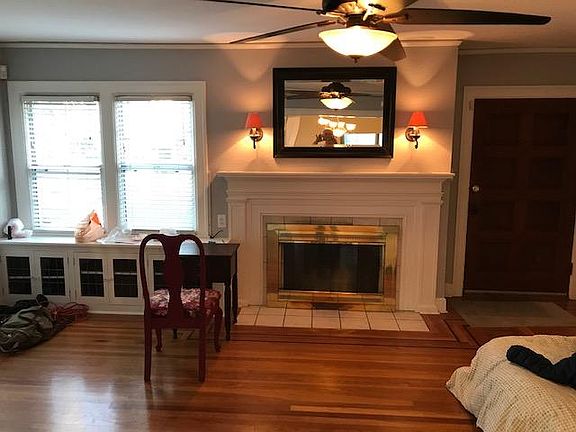 4th image of 255 W Knoles Way