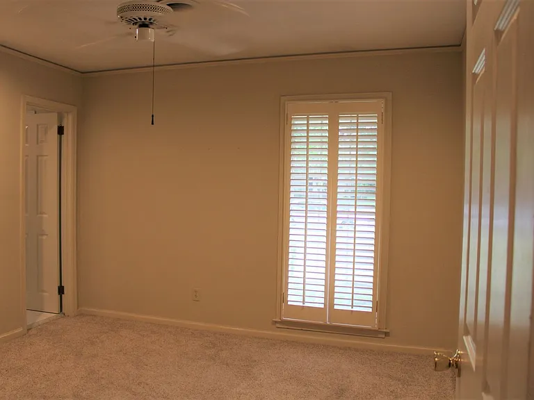 2450 Belcher Dr — Photo 13