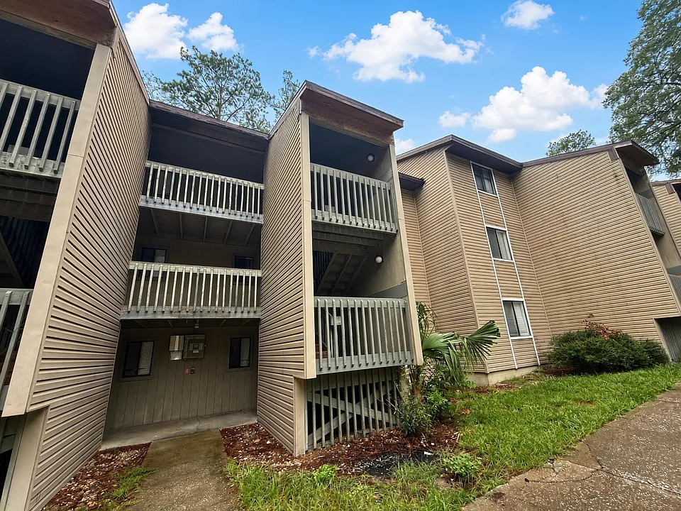 111 SE 16th Ave #O205