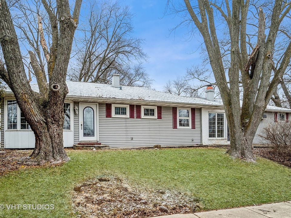 2018 Cherokee Rd, Carpentersville, IL 60110 Zillow