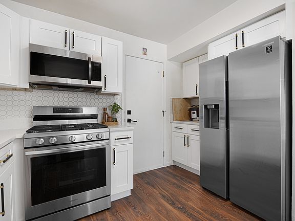 5th image of 143 Sussex Ct