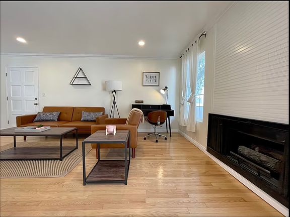 4th image of 1119 22nd St APT 5
