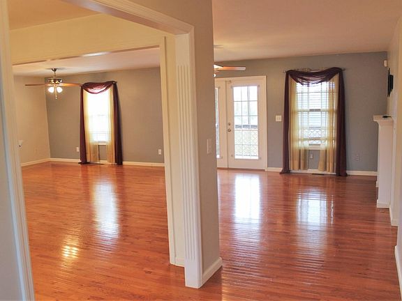 5th image of 1061 Amberley Way