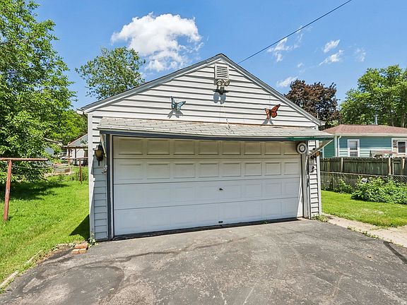 3rd image of 1922 Boyd Ave