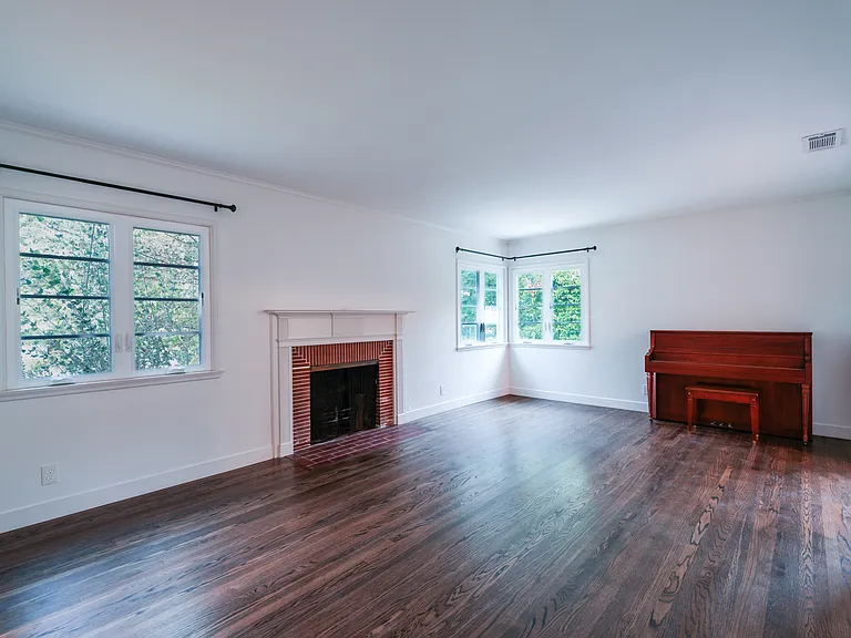 1215 Meadowbrook Rd — Photo 8