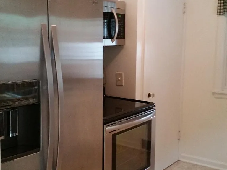 430 Brown St — Photo 8