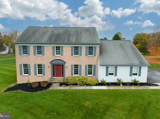 4 Pond View Dr, Elverson, PA 19520