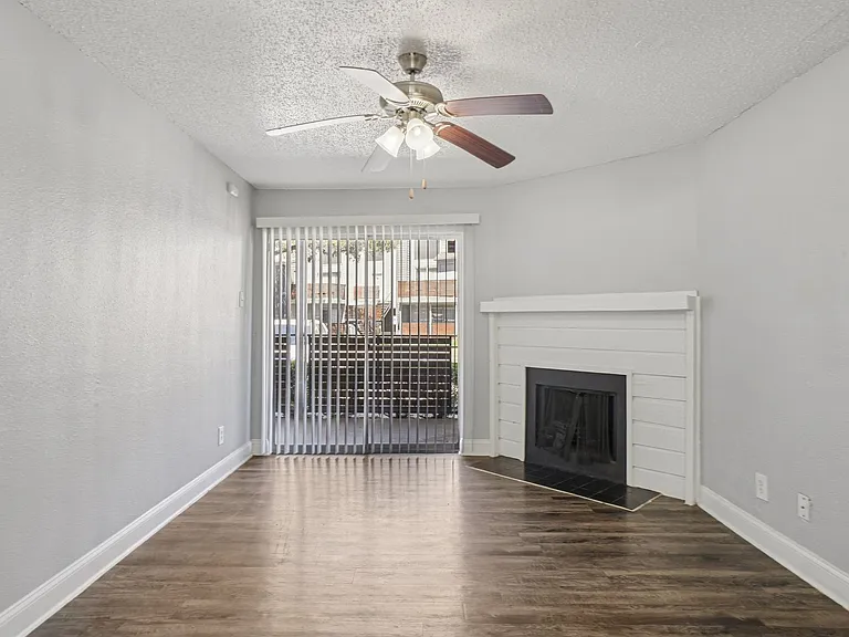 Don't Miss Out Biltmore Homes Leasing Fast — Photo 72
