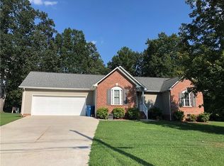 1166 Knollwood Dr, Claremont, NC 28610