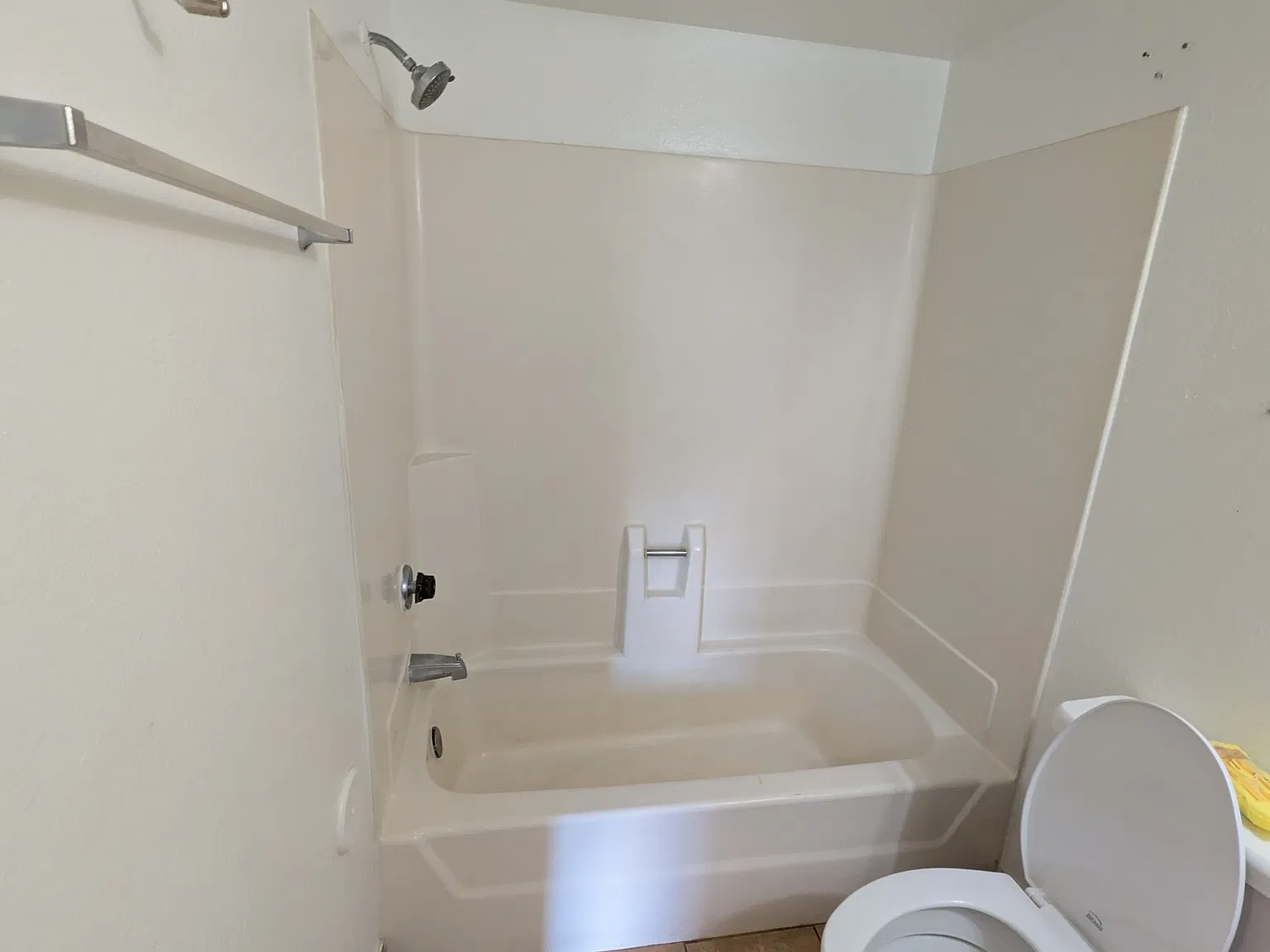 1 bed, 600 sqft, $900 — Photo 3