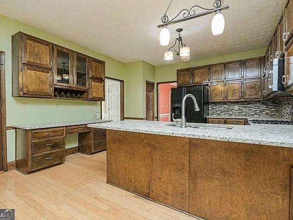 4th image of 711 Battersea Dr