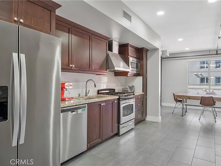 728 N Santiago St — Photo 8