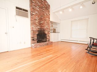 35 Camelot Dr, Trumbull, CT 06611