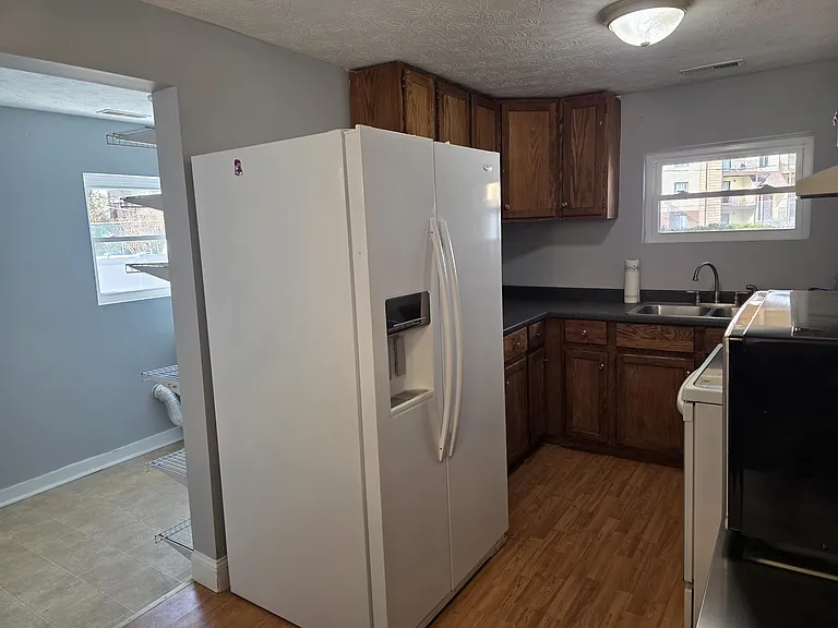 5260 Midway Dr — Photo 5