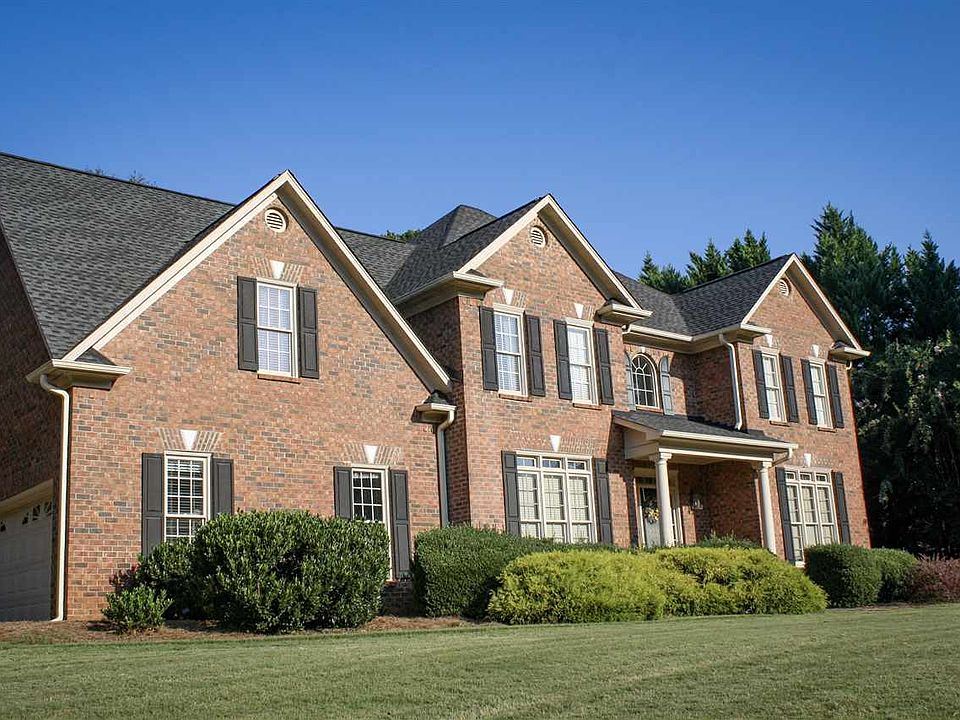1st image of 354 Hidden Creek Cir