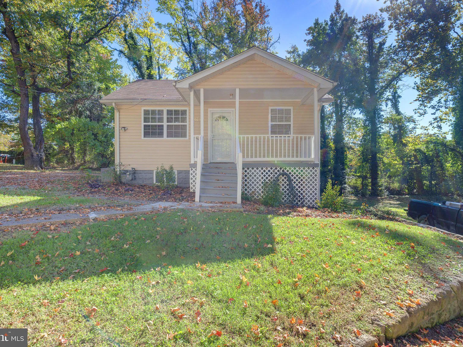 3 bed, 2.0 bath, 1000 sqft, $2,200 — Photo 1