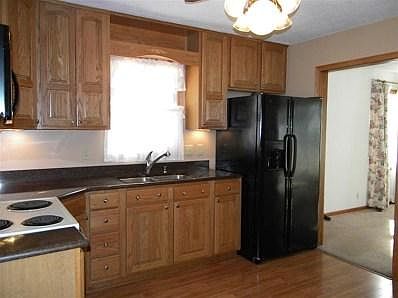 5th image of 523 Maplewood Dr