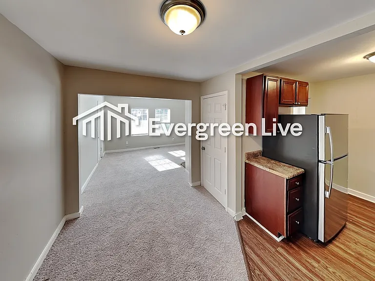 1381 Sharon St NW — Photo 5