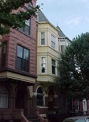 1893 Fully restored metal facade Victorian