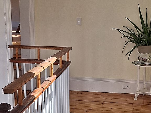 5th image of 6 Pleasant St #D