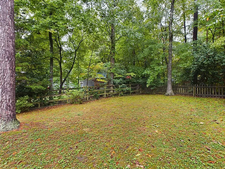10211 Windbluff Dr — Photo 47