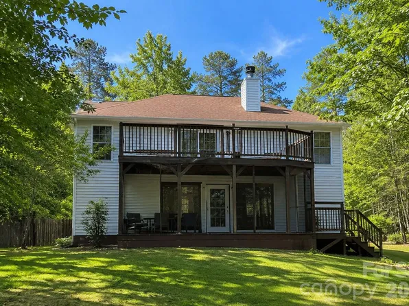 6999 Ingleside Dr, Sherrills Ford, NC 28673