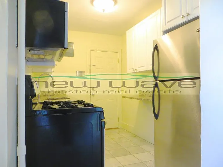 227 Newbury St #2R — Photo 2