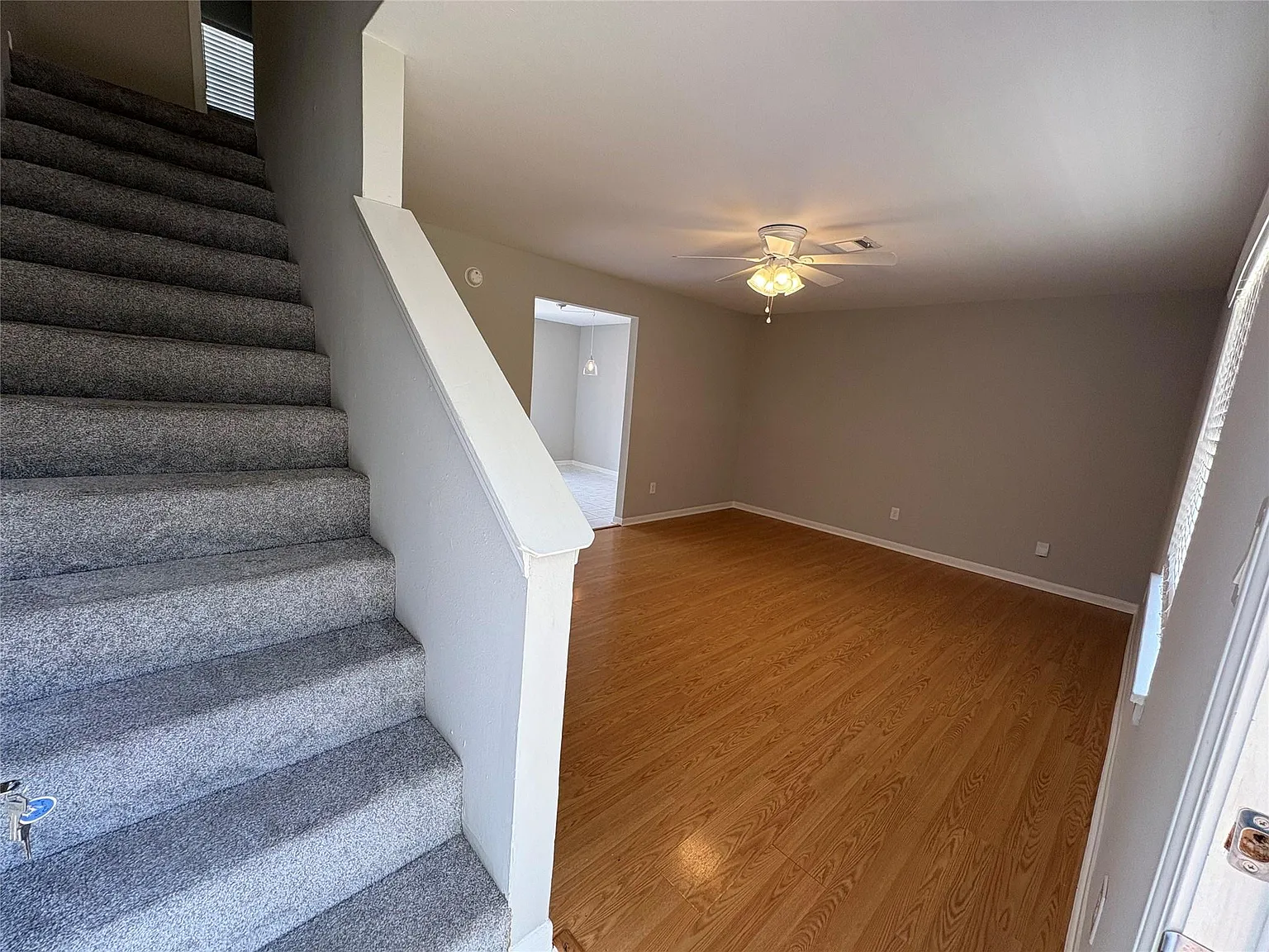 2 bed, 1.5 bath, 1066 sqft, $1,350 — Photo 4