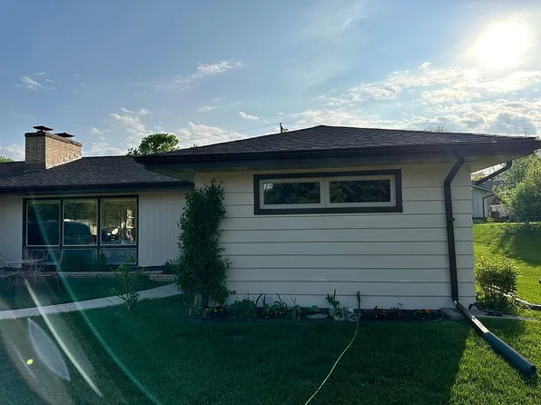 1603 Monte Dr NW, Mandan, ND 58554