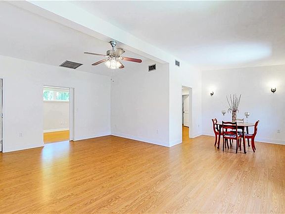 4th image of 1242 Stadler Dr