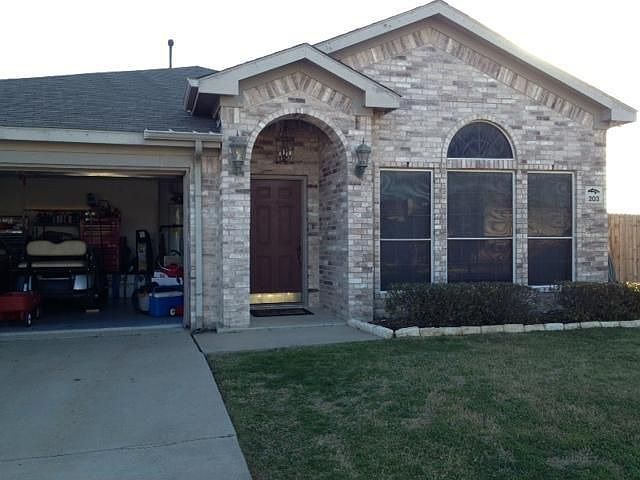 1st image of 203 Belmont Park Dr