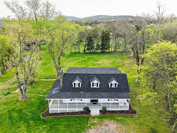 4th image of 1870 Walnut Grove Rd