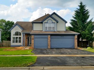 512 Fairfax Ln, Grayslake, IL 60030