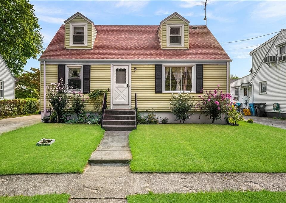 1st image of 52 Mill St