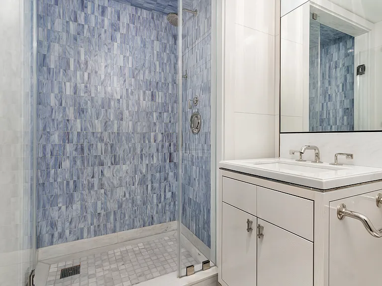 21 E 61st St #9C — Photo 9
