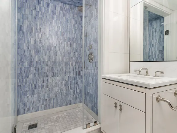 21 East 61st Street image 13 of 18