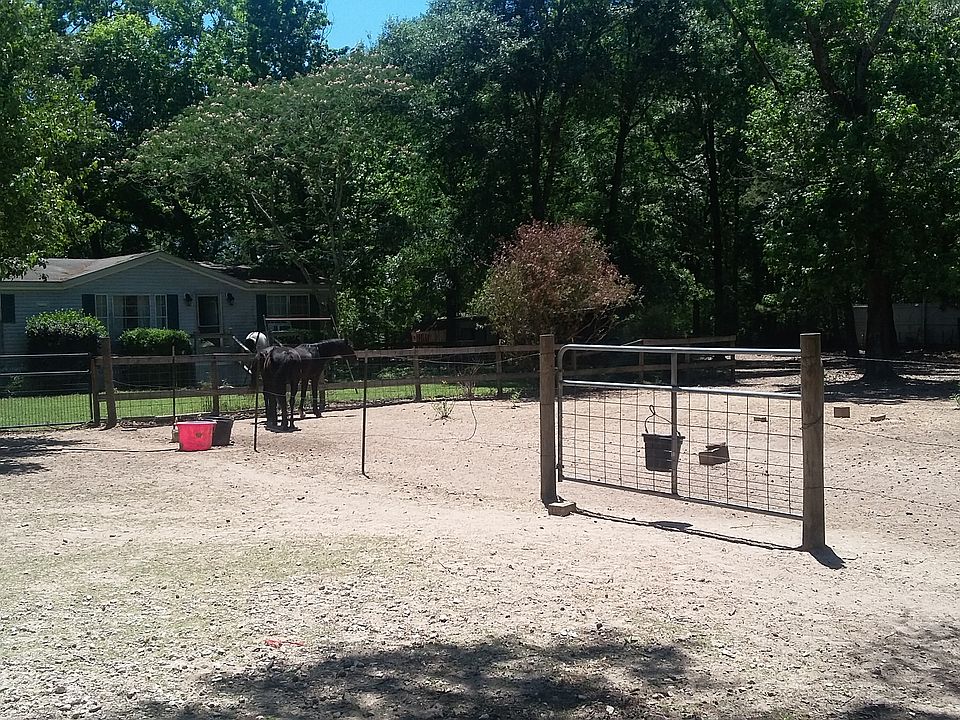1st image of 10303 Pecan Hollow Rd