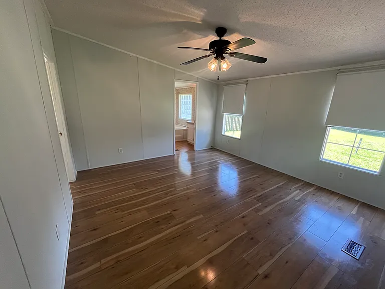 539 Valleybrook Ln — Photo 15